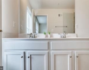 612 Totten Place Ne - Photo Thumbnail 23