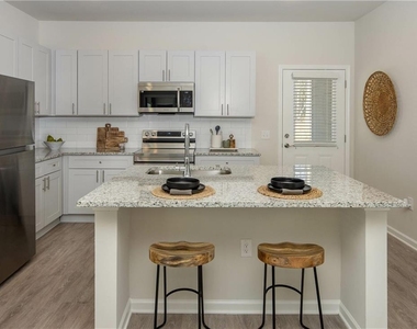 101 Walker Ridge Lane - Photo Thumbnail 7