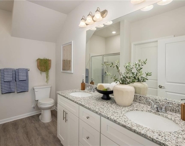 101 Walker Ridge Lane - Photo Thumbnail 14
