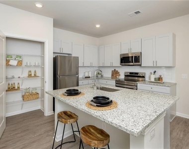 101 Walker Ridge Lane - Photo Thumbnail 5