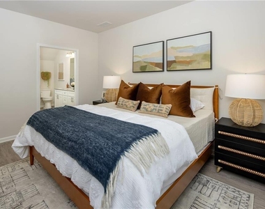 101 Walker Ridge Lane - Photo Thumbnail 26
