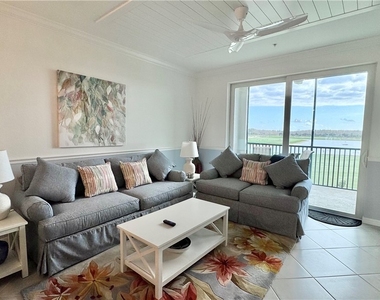 15275 Green Acres Boulevard - Photo Thumbnail 2