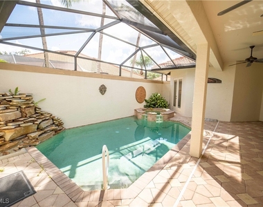 5886 Paradise Circle - Photo Thumbnail 1