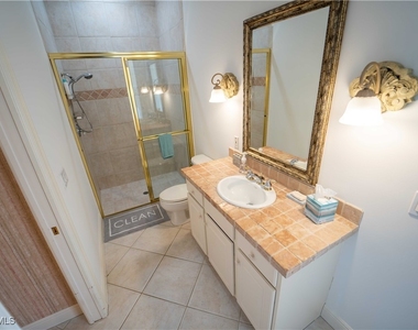5886 Paradise Circle - Photo Thumbnail 11