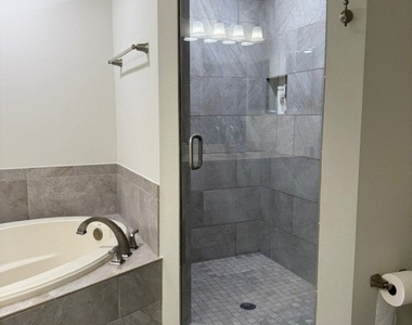 2525 Aspen Creek Lane - Photo Thumbnail 20