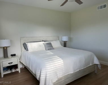2525 Aspen Creek Lane - Photo Thumbnail 17