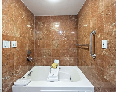 4031 Gulf Shore Boulevard N - Photo Thumbnail 28