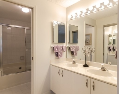 1044 Woodshire Lane - Photo Thumbnail 14