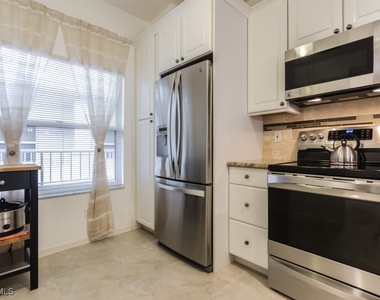 1044 Woodshire Lane - Photo Thumbnail 2
