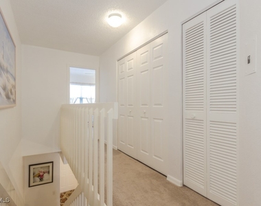 1044 Woodshire Lane - Photo Thumbnail 10