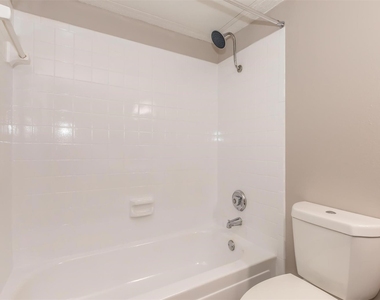 8301 Boat Club Road - Photo Thumbnail 10