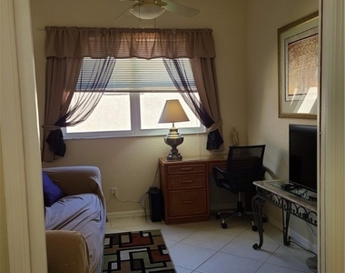 745 Crossfield Circle - Photo Thumbnail 4