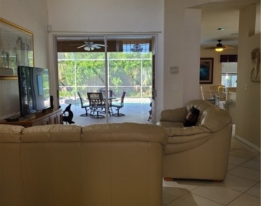 745 Crossfield Circle - Photo Thumbnail 3