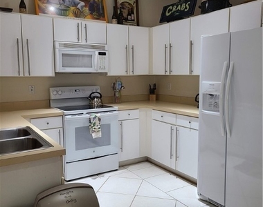 745 Crossfield Circle - Photo Thumbnail 7