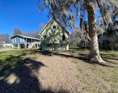 201 Ferguson Drive - Photo Thumbnail 3