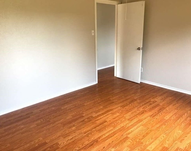 62 Laurel Court - Photo Thumbnail 6