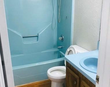 62 Laurel Court - Photo Thumbnail 9
