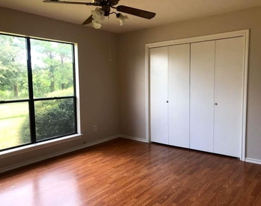 62 Laurel Court - Photo Thumbnail 7