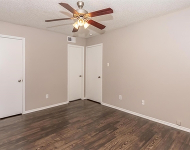 8301 Boat Club Road - Photo Thumbnail 6