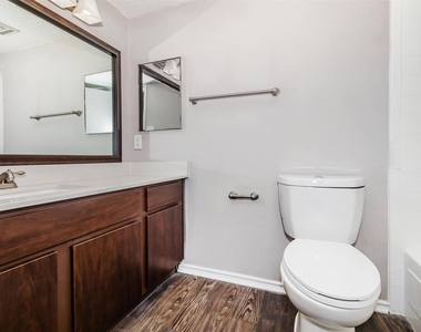 8301 Boat Club Road - Photo Thumbnail 9