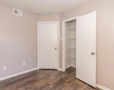 8301 Boat Club Road - Photo Thumbnail 9