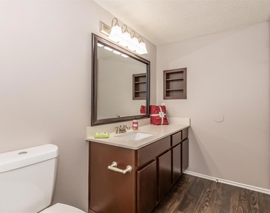 8301 Boat Club Road - Photo Thumbnail 11