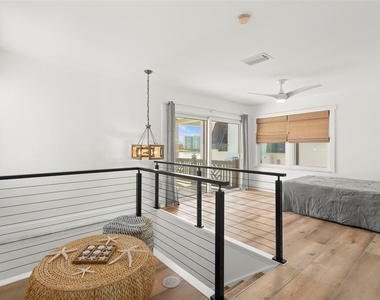 819 Bay Esplanade - Photo Thumbnail 51