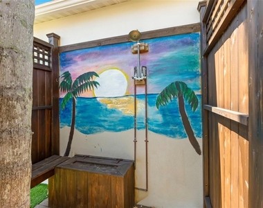 819 Bay Esplanade - Photo Thumbnail 37