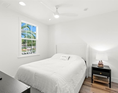 819 Bay Esplanade - Photo Thumbnail 44