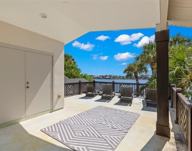 819 Bay Esplanade - Photo Thumbnail 54