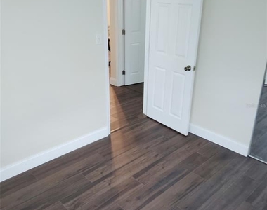 1145 54th Avenue N - Photo Thumbnail 2