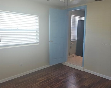 1145 54th Avenue N - Photo Thumbnail 10