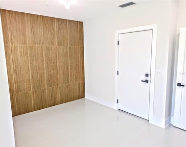 2194 Fruitville Road - Photo Thumbnail 2