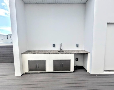 2194 Fruitville Road - Photo Thumbnail 27