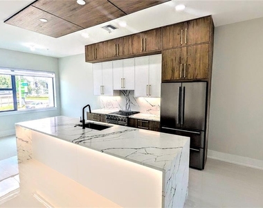 2194 Fruitville Road - Photo Thumbnail 9