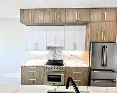 2194 Fruitville Road - Photo Thumbnail 15