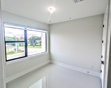 2194 Fruitville Road - Photo Thumbnail 23