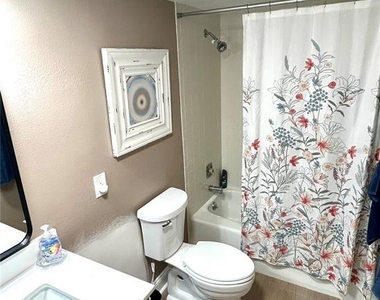 1001 Benjamin Franklin Drive - Photo Thumbnail 6