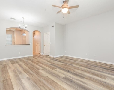 1125 Grantham Drive - Photo Thumbnail 5