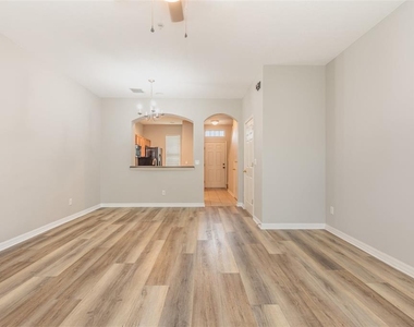 1125 Grantham Drive - Photo Thumbnail 6