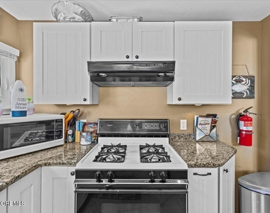 4 Cedar Crest Drive - Photo Thumbnail 9