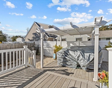 4 Cedar Crest Drive - Photo Thumbnail 18