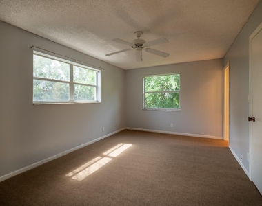 5951 Ne 14th Lane - Photo Thumbnail 18