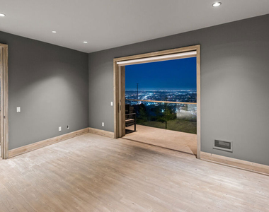 1600 Viewmont Drive - Photo Thumbnail 15