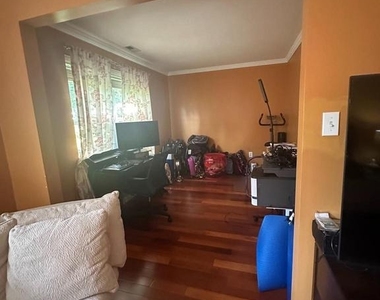 51 Hogan Way - Photo Thumbnail 16