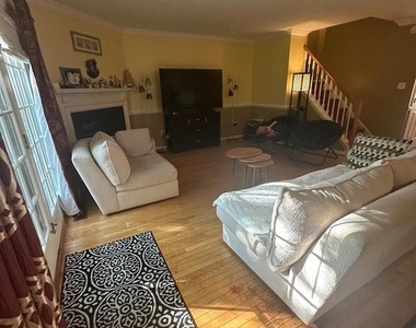 51 Hogan Way - Photo Thumbnail 7