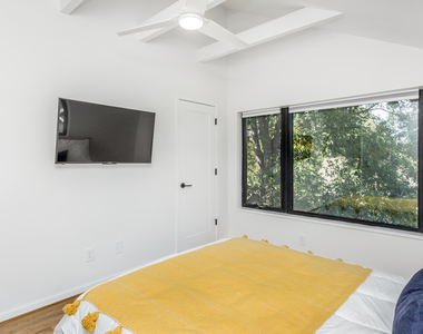 123 Idlewild Avenue - Photo Thumbnail 19