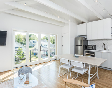 123 Idlewild Avenue - Photo Thumbnail 8