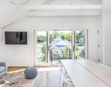 123 Idlewild Avenue - Photo Thumbnail 11