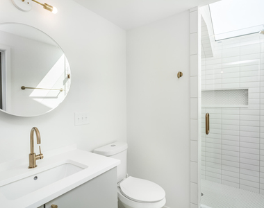 123 Idlewild Avenue - Photo Thumbnail 16